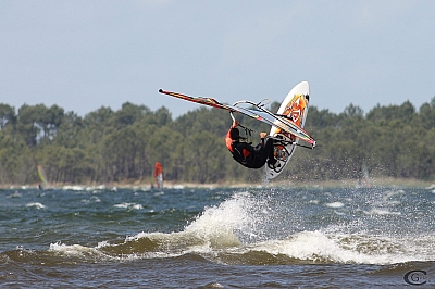 22/05/2016 - Windsurf, session à Sanguinet(40) v_20160522_Sanguinet_001.jpg